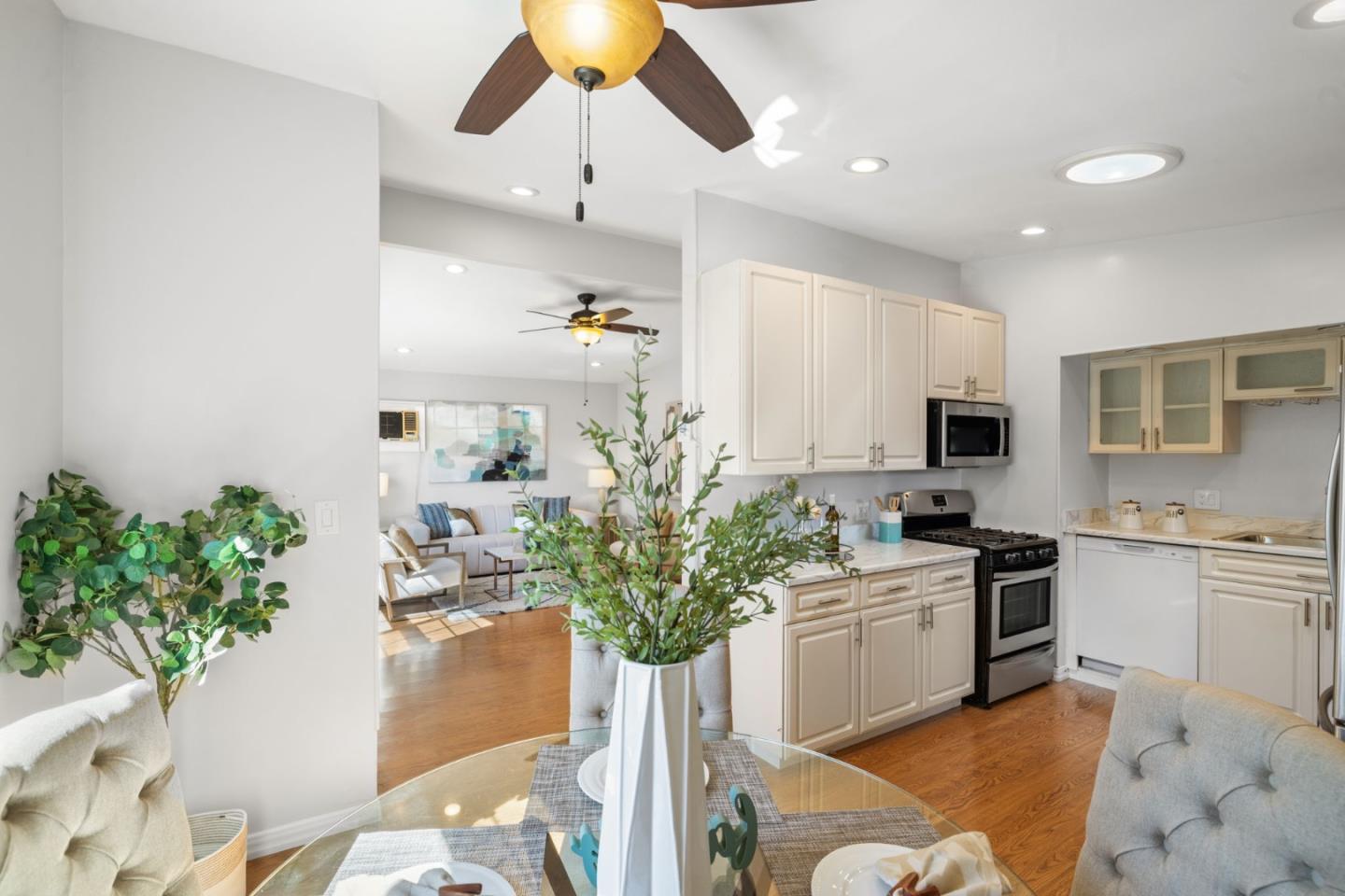 Detail Gallery Image 10 of 27 For 1935 Jackson St, Santa Clara,  CA 95050 - 3 Beds | 2 Baths