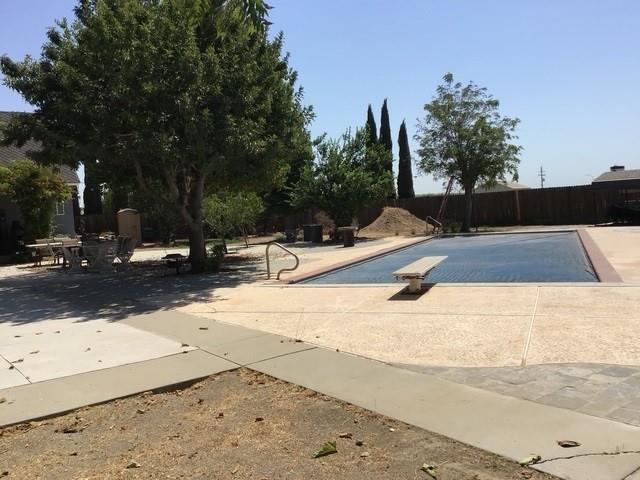 Detail Gallery Image 3 of 19 For 527 Canal School Rd, Newman,  CA 95360 - 5 Beds | 2/1 Baths