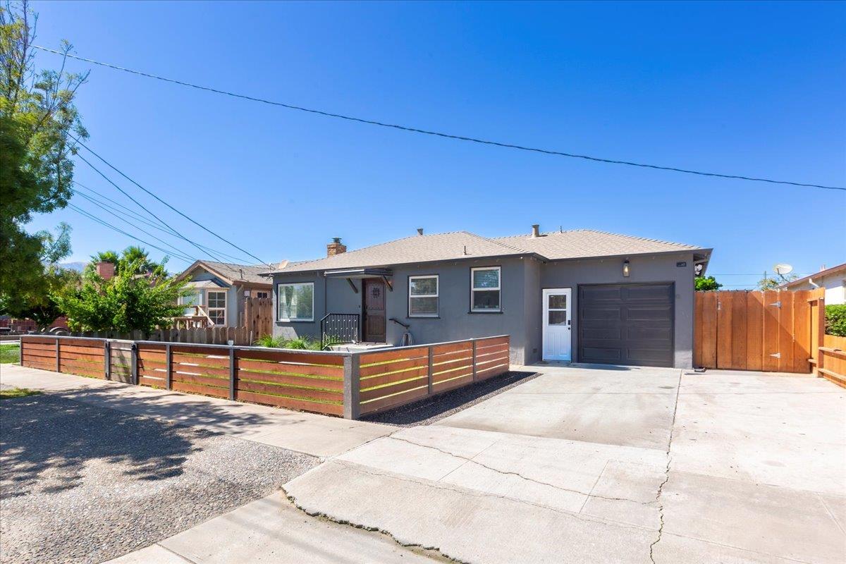Detail Gallery Image 3 of 29 For 473 Brockmann Dr, Gonzales,  CA 93926 - 2 Beds | 1 Baths