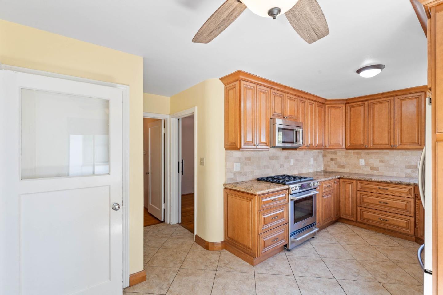 Detail Gallery Image 12 of 28 For 689 N 16th St, San Jose,  CA 95112 - 3 Beds | 2/1 Baths
