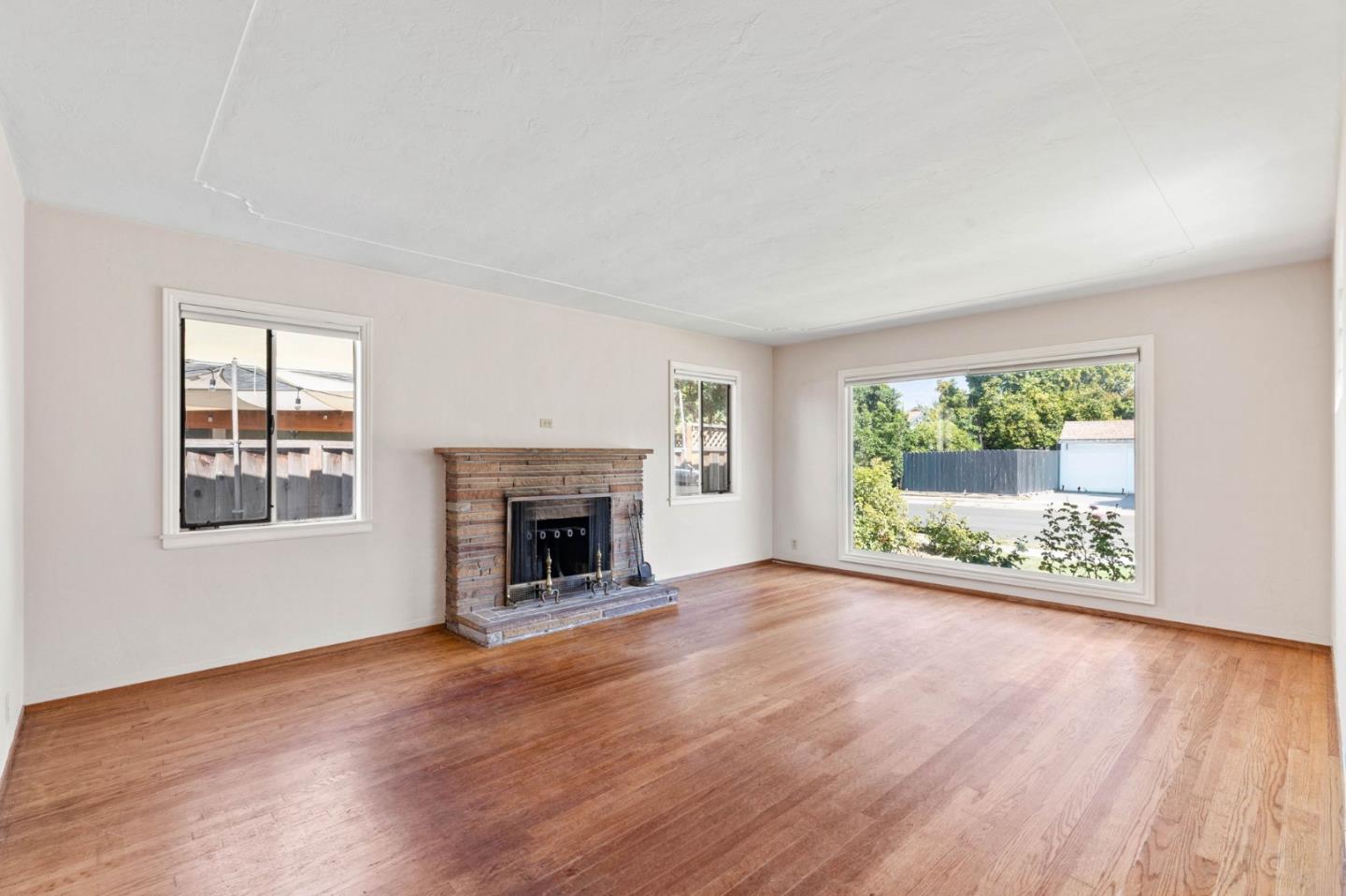 Detail Gallery Image 6 of 28 For 689 N 16th St, San Jose,  CA 95112 - 3 Beds | 2/1 Baths