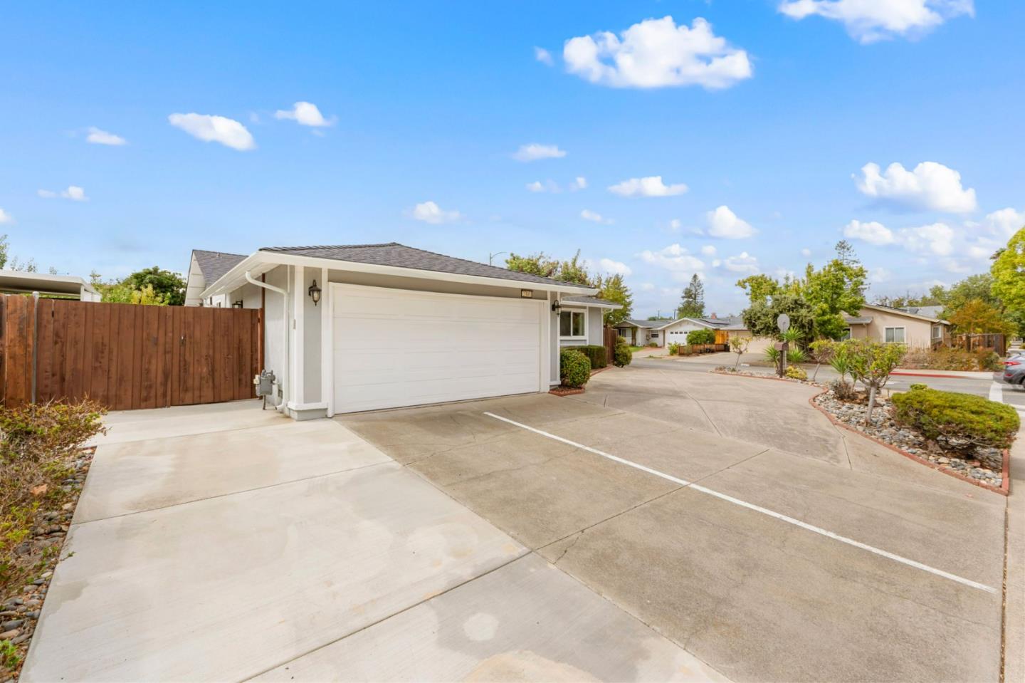 Detail Gallery Image 4 of 42 For 2303 Camrose Ave, San Jose,  CA 95130 - 4 Beds | 2 Baths