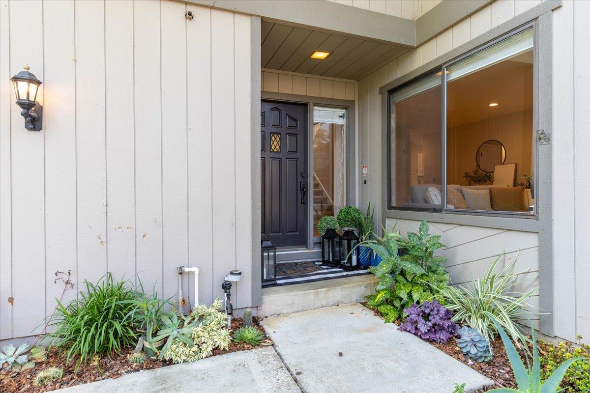 Detail Gallery Image 4 of 31 For 207 Palmer Dr, Los Gatos,  CA 95032 - 3 Beds | 2/1 Baths