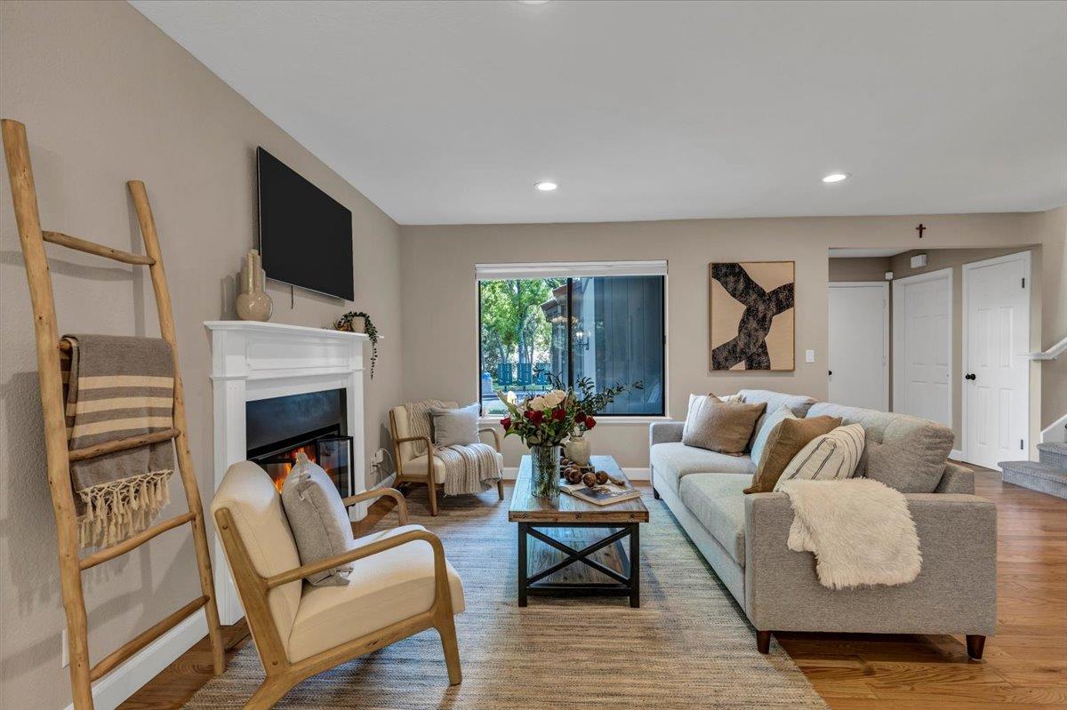 Detail Gallery Image 6 of 31 For 207 Palmer Dr, Los Gatos,  CA 95032 - 3 Beds | 2/1 Baths