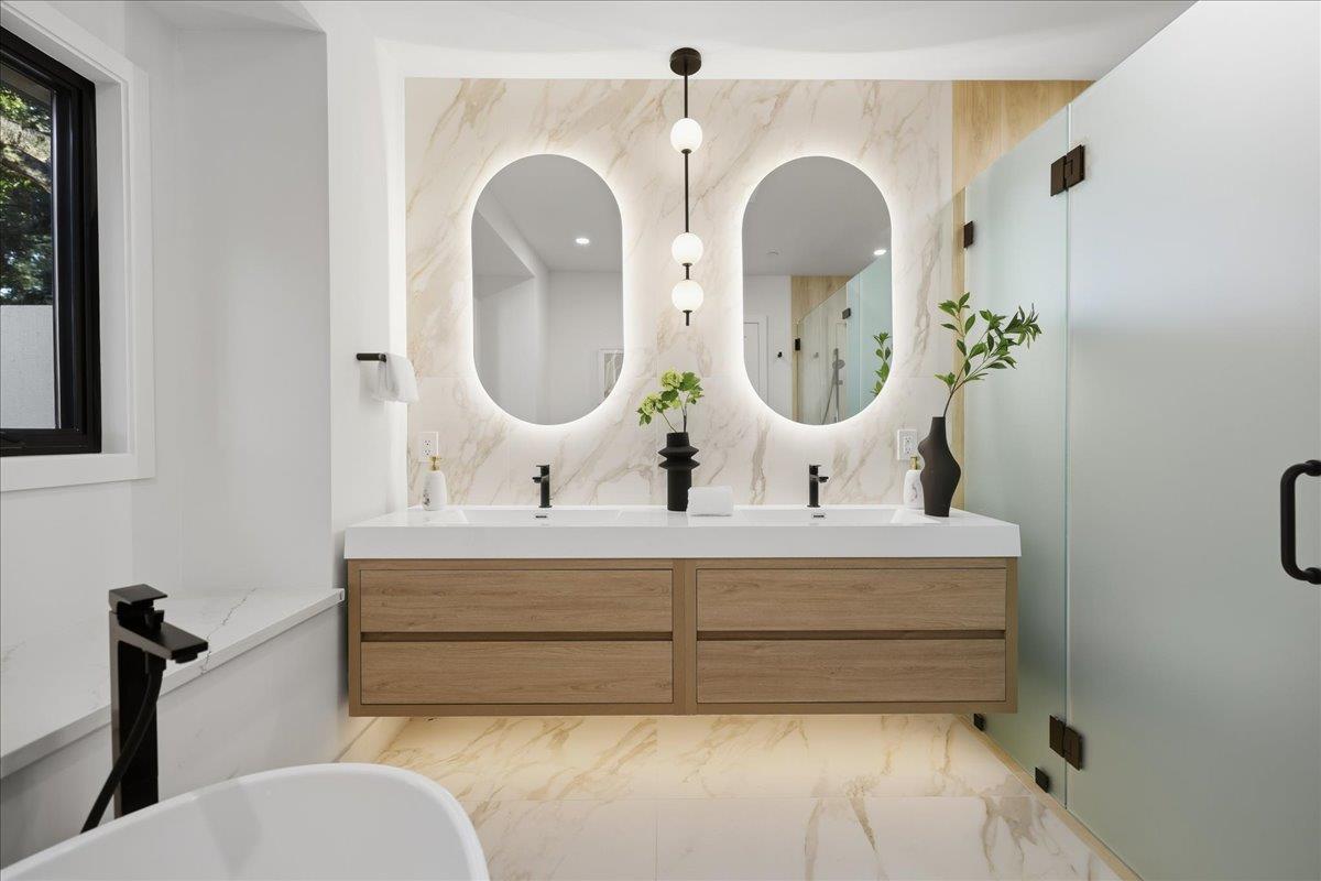 Detail Gallery Image 101 of 126 For 852 La Para Ave, Palo Alto,  CA 94306 - 4 Beds | 4 Baths