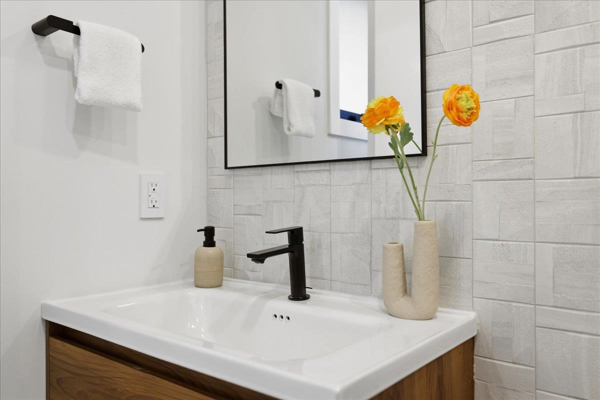 Detail Gallery Image 81 of 126 For 852 La Para Ave, Palo Alto,  CA 94306 - 4 Beds | 4 Baths