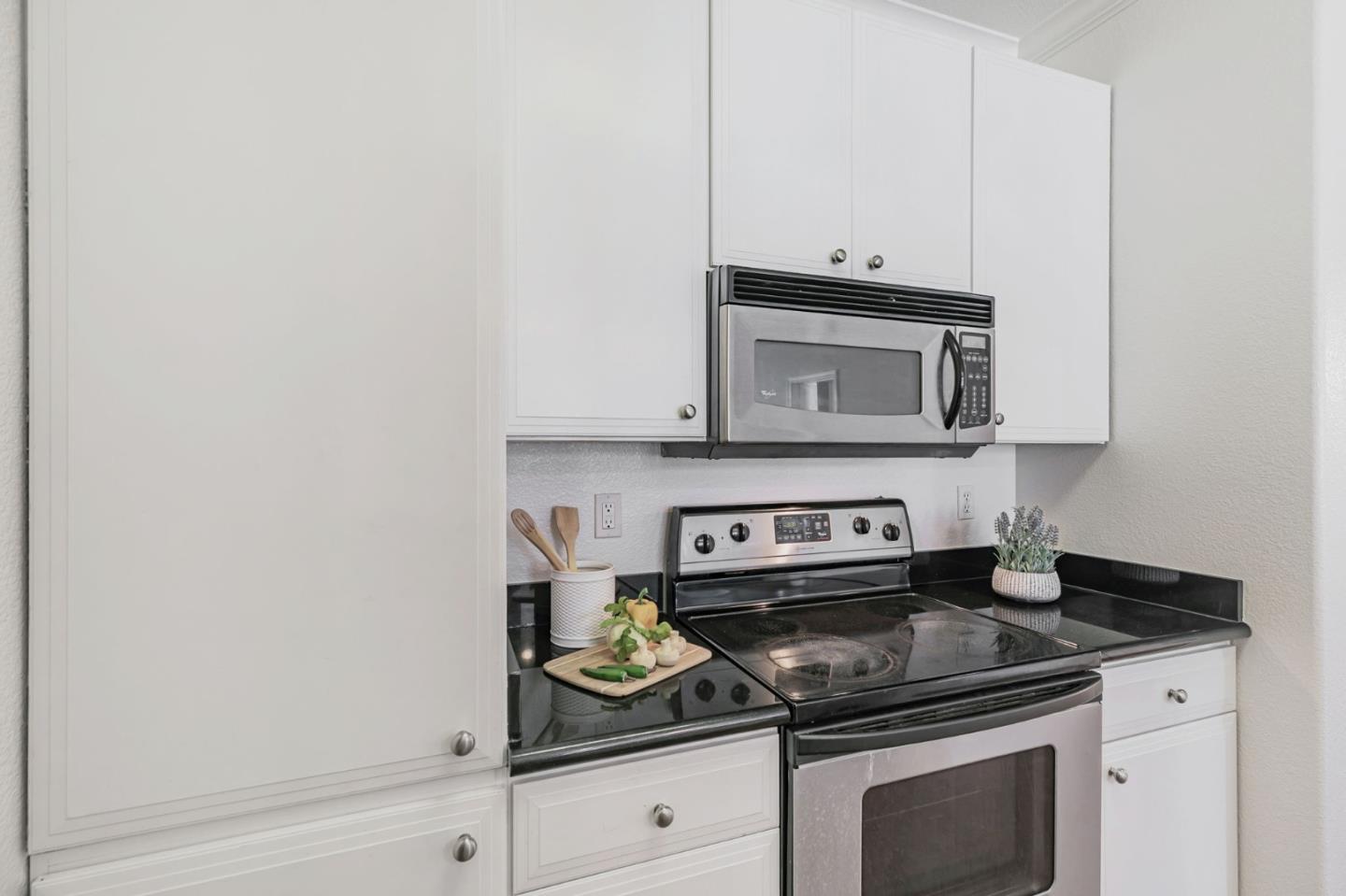 Detail Gallery Image 15 of 40 For 801 S Winchester Blvd #2401,  San Jose,  CA 95128 - 1 Beds | 1 Baths