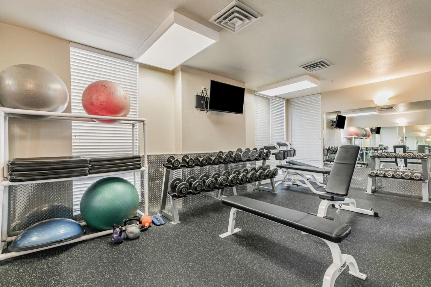 Detail Gallery Image 32 of 40 For 801 S Winchester Blvd #2401,  San Jose,  CA 95128 - 1 Beds | 1 Baths