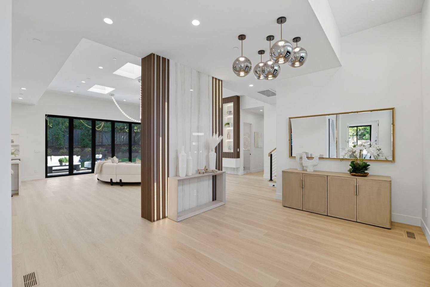 Detail Gallery Image 13 of 69 For 955 Monte Rosa Dr, Menlo Park,  CA 94025 - 6 Beds | 6/1 Baths