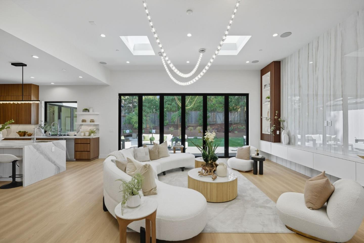 Detail Gallery Image 17 of 69 For 955 Monte Rosa Dr, Menlo Park,  CA 94025 - 6 Beds | 6/1 Baths