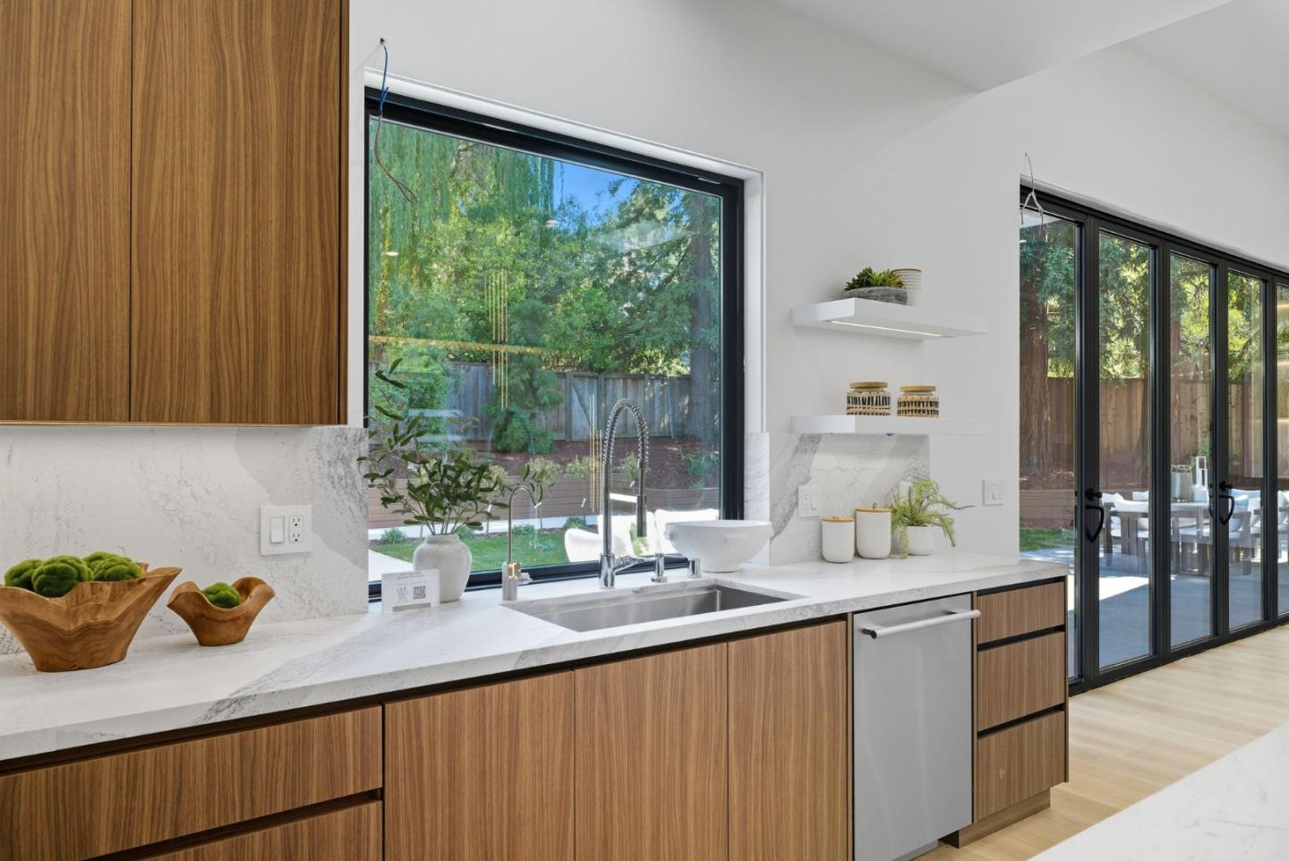 Detail Gallery Image 22 of 69 For 955 Monte Rosa Dr, Menlo Park,  CA 94025 - 6 Beds | 6/1 Baths