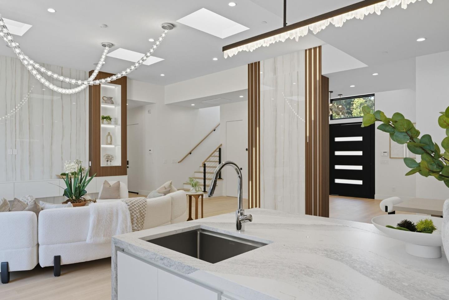 Detail Gallery Image 23 of 69 For 955 Monte Rosa Dr, Menlo Park,  CA 94025 - 6 Beds | 6/1 Baths