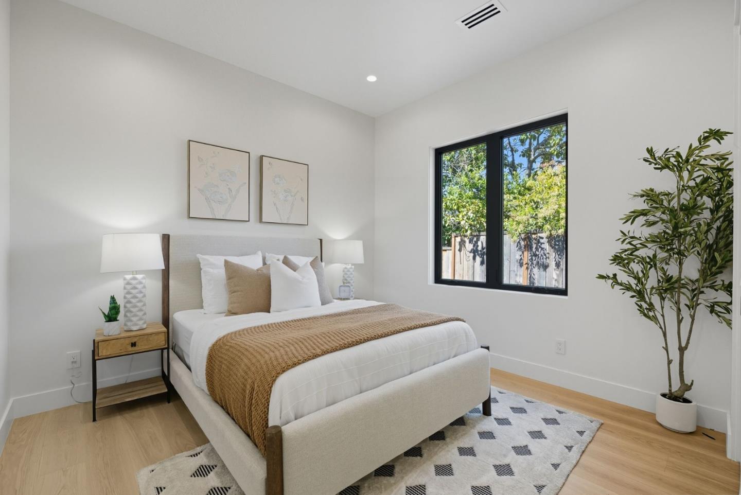 Detail Gallery Image 29 of 69 For 955 Monte Rosa Dr, Menlo Park,  CA 94025 - 6 Beds | 6/1 Baths