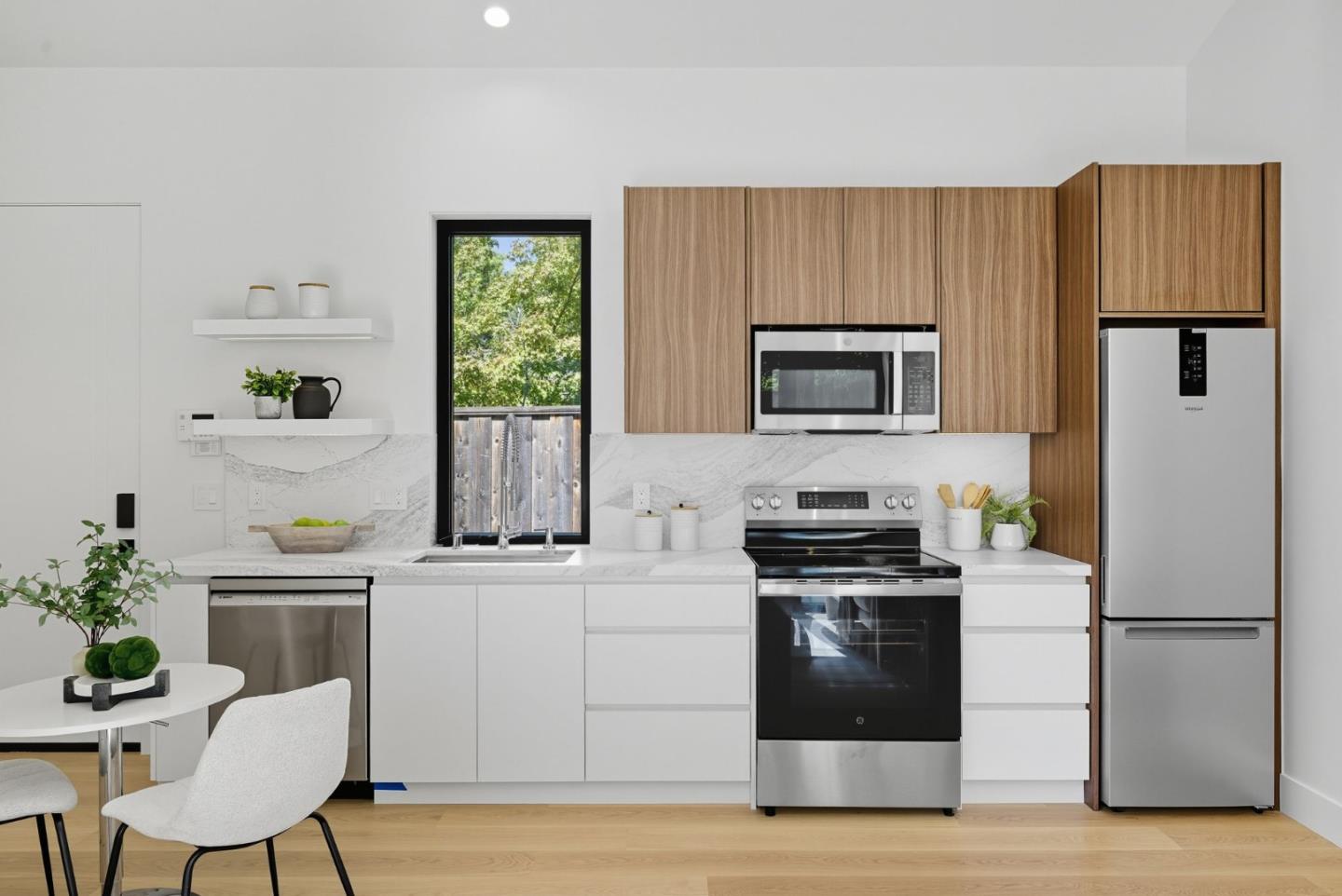 Detail Gallery Image 33 of 69 For 955 Monte Rosa Dr, Menlo Park,  CA 94025 - 6 Beds | 6/1 Baths
