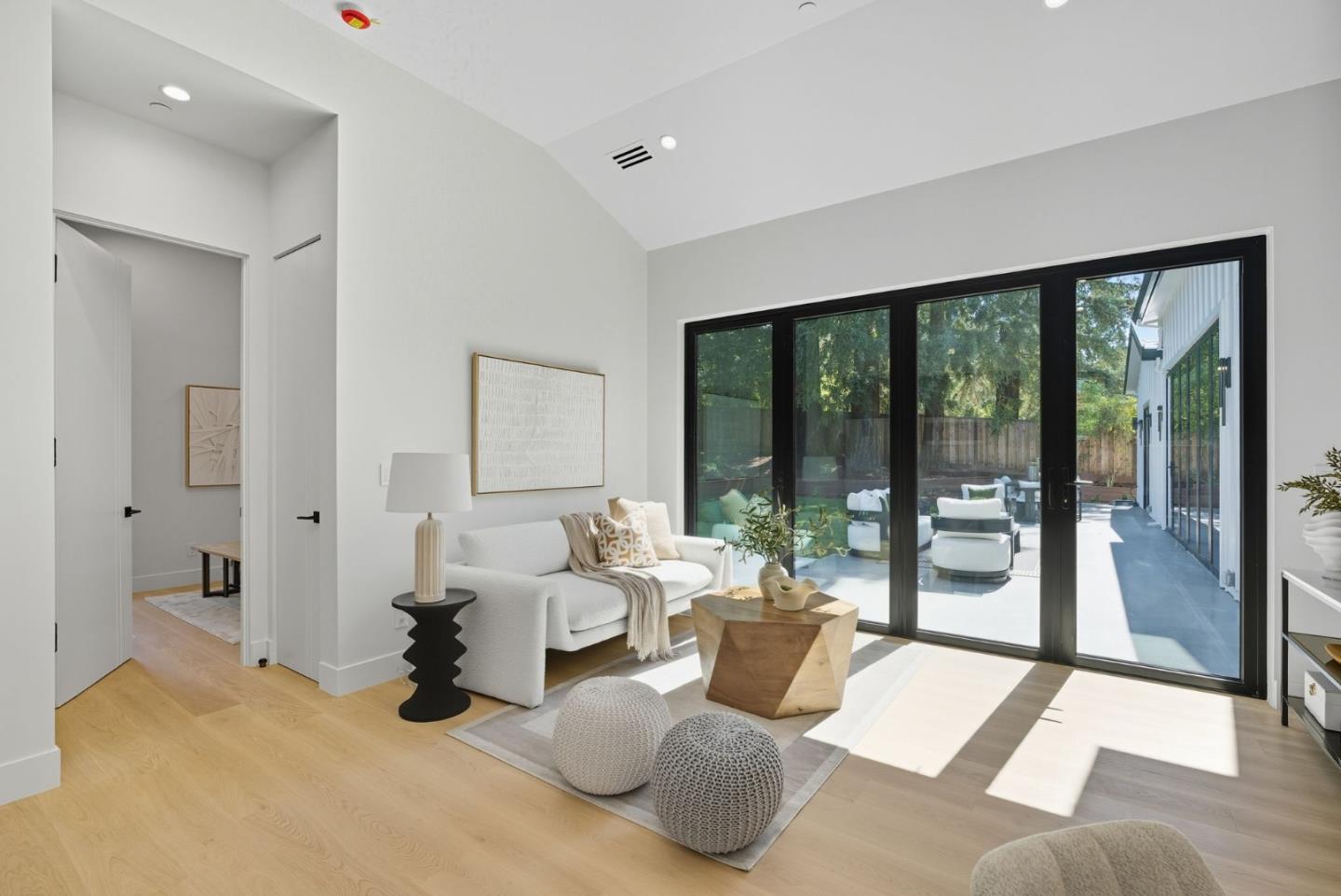 Detail Gallery Image 34 of 69 For 955 Monte Rosa Dr, Menlo Park,  CA 94025 - 6 Beds | 6/1 Baths