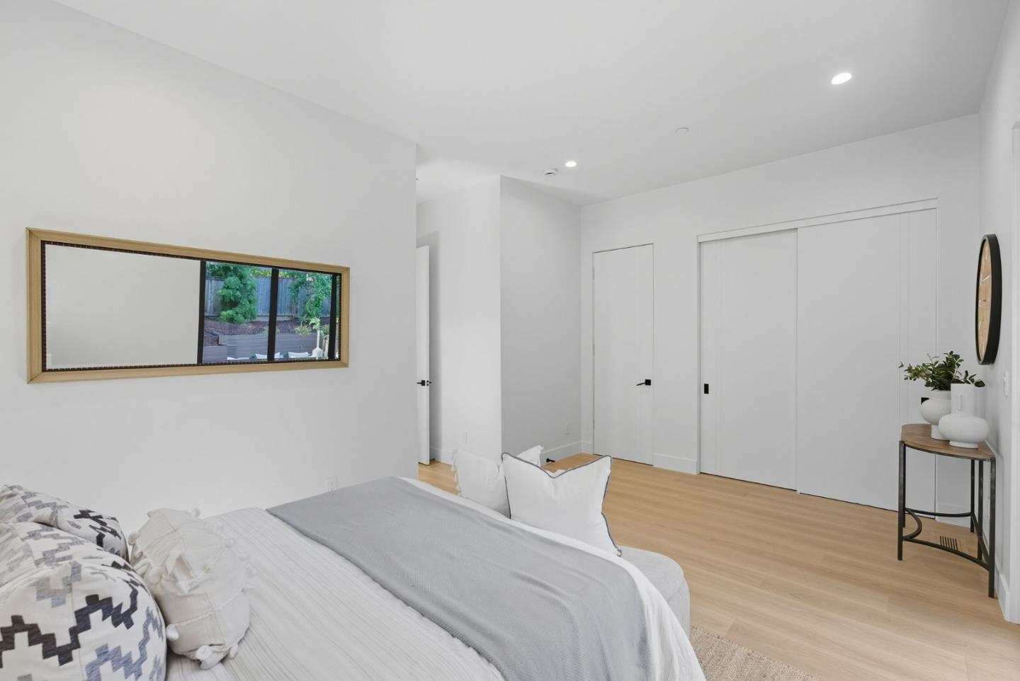 Detail Gallery Image 42 of 69 For 955 Monte Rosa Dr, Menlo Park,  CA 94025 - 6 Beds | 6/1 Baths