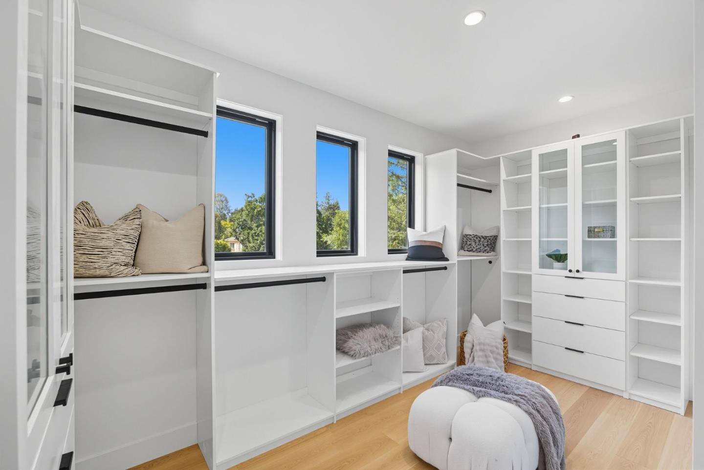 Detail Gallery Image 51 of 69 For 955 Monte Rosa Dr, Menlo Park,  CA 94025 - 6 Beds | 6/1 Baths