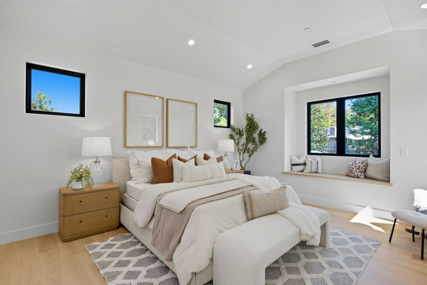 Detail Gallery Image 53 of 69 For 955 Monte Rosa Dr, Menlo Park,  CA 94025 - 6 Beds | 6/1 Baths