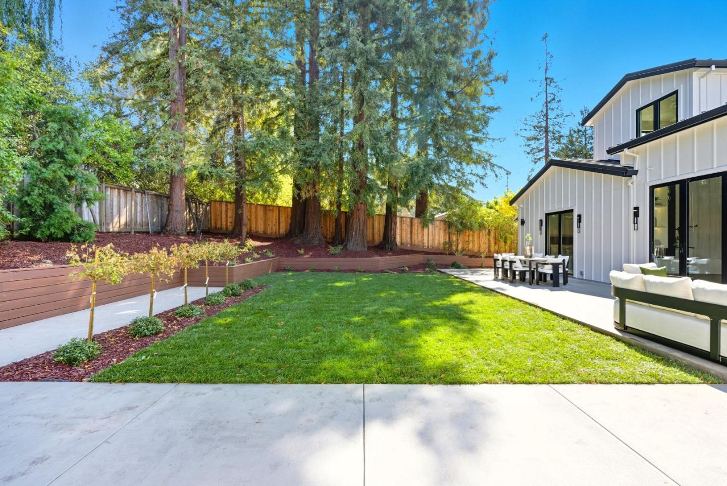 Detail Gallery Image 8 of 69 For 955 Monte Rosa Dr, Menlo Park,  CA 94025 - 6 Beds | 6/1 Baths