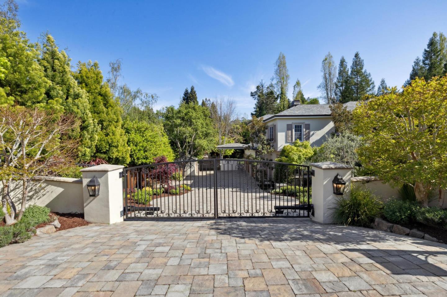 Detail Gallery Image 17 of 153 For 125 Stonepine Rd, Hillsborough,  CA 94010 - 5 Beds | 5/1 Baths