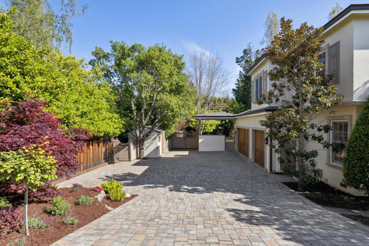 Detail Gallery Image 23 of 153 For 125 Stonepine Rd, Hillsborough,  CA 94010 - 5 Beds | 5/1 Baths