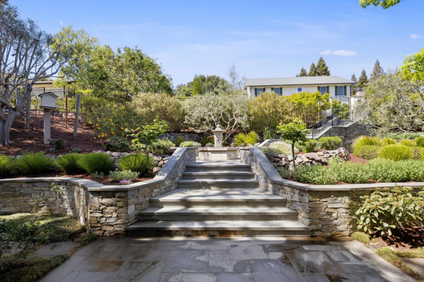 Detail Gallery Image 25 of 153 For 125 Stonepine Rd, Hillsborough,  CA 94010 - 5 Beds | 5/1 Baths