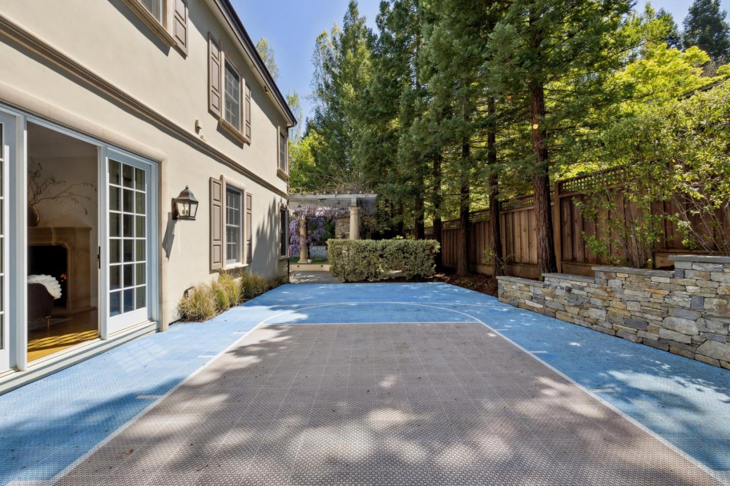 Detail Gallery Image 38 of 153 For 125 Stonepine Rd, Hillsborough,  CA 94010 - 5 Beds | 5/1 Baths