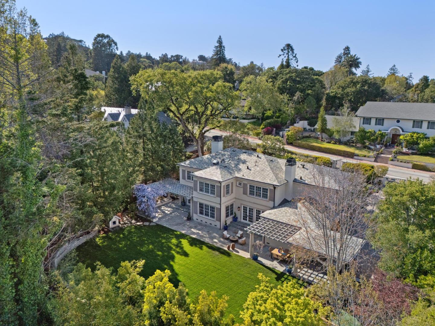 Detail Gallery Image 5 of 153 For 125 Stonepine Rd, Hillsborough,  CA 94010 - 5 Beds | 5/1 Baths