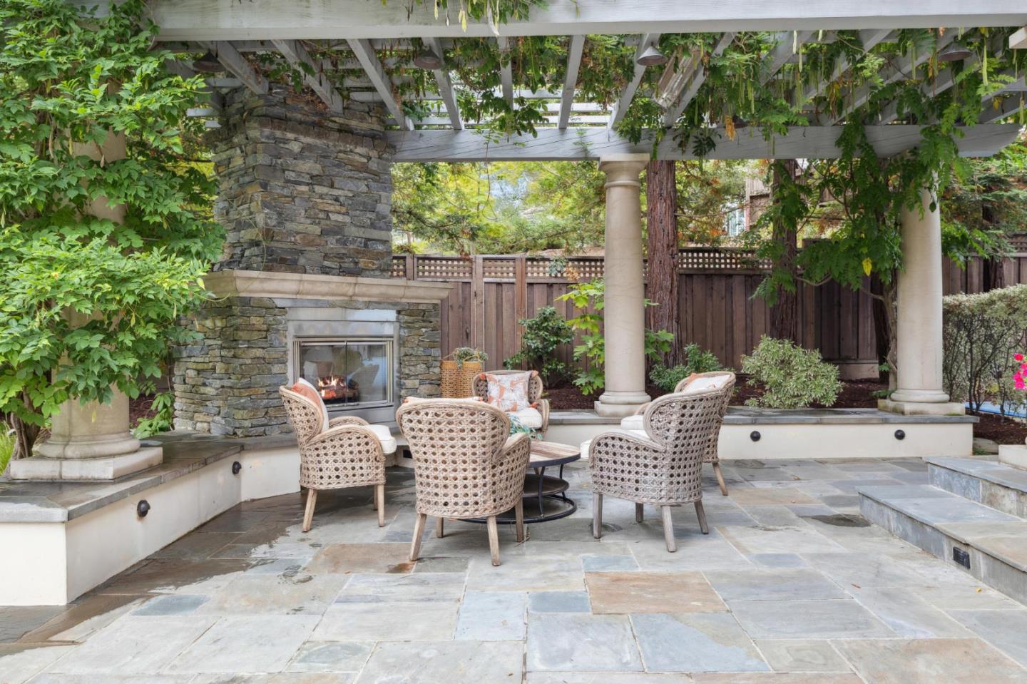 Detail Gallery Image 81 of 153 For 125 Stonepine Rd, Hillsborough,  CA 94010 - 5 Beds | 5/1 Baths