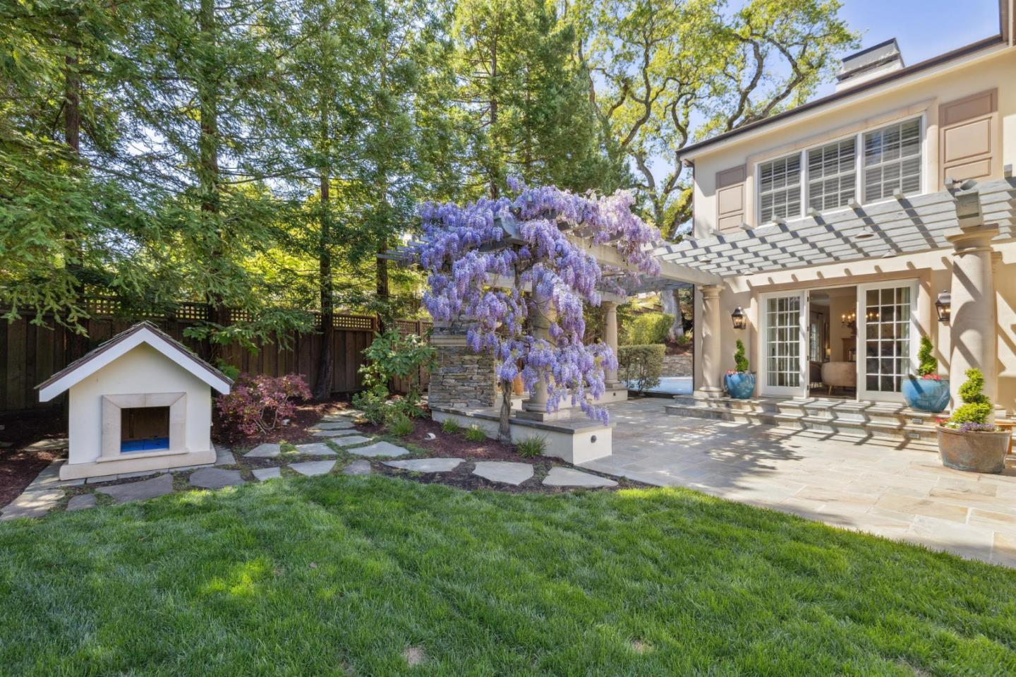 Detail Gallery Image 92 of 153 For 125 Stonepine Rd, Hillsborough,  CA 94010 - 5 Beds | 5/1 Baths