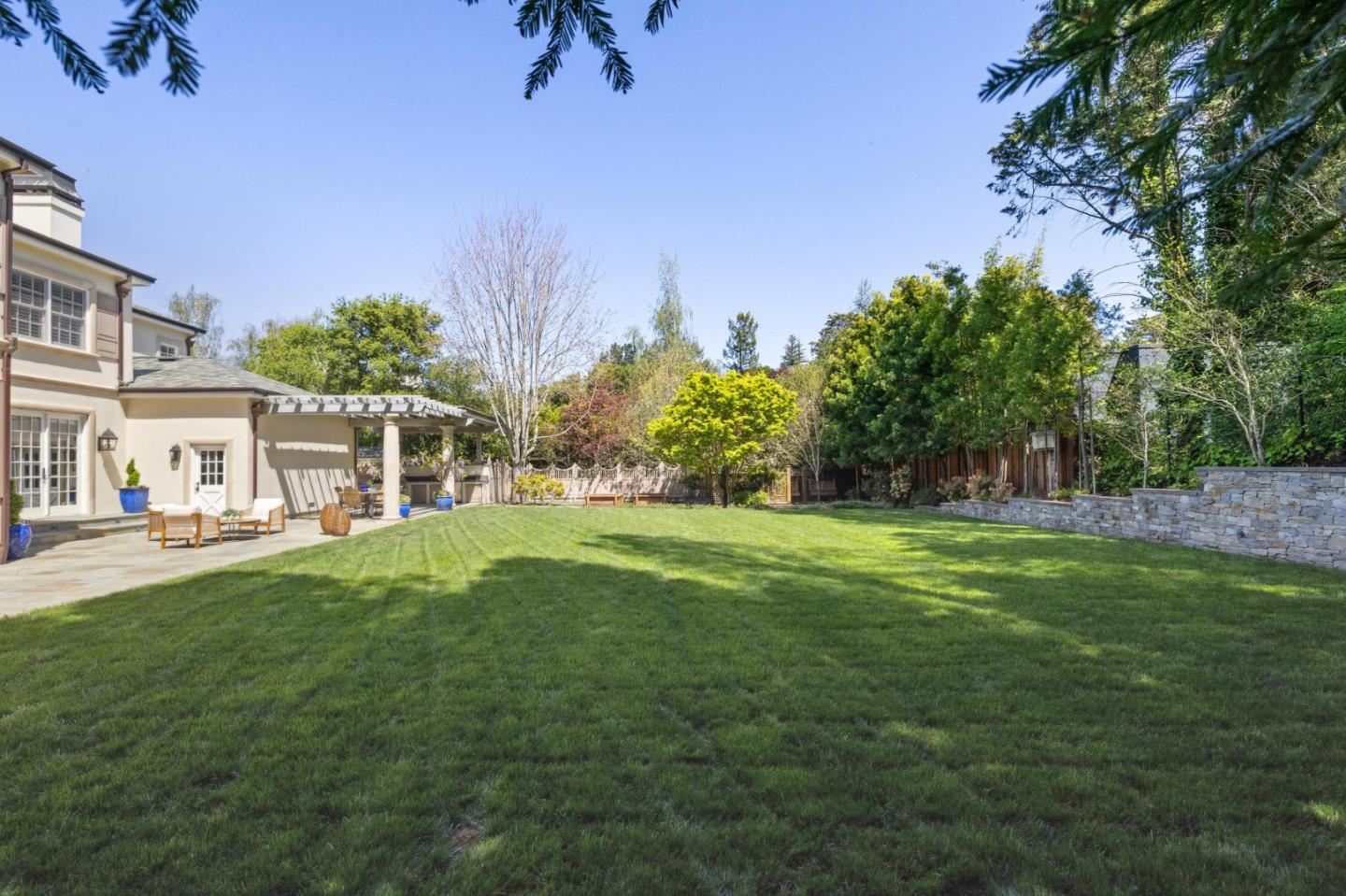 Detail Gallery Image 93 of 153 For 125 Stonepine Rd, Hillsborough,  CA 94010 - 5 Beds | 5/1 Baths
