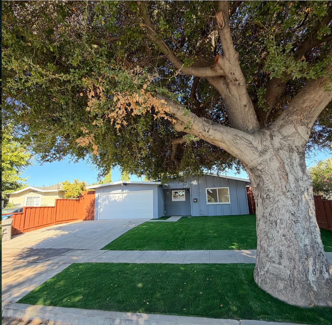 Detail Gallery Image 5 of 28 For 4016 San Bernardino Way, San Jose,  CA 95111 - 4 Beds | 2 Baths