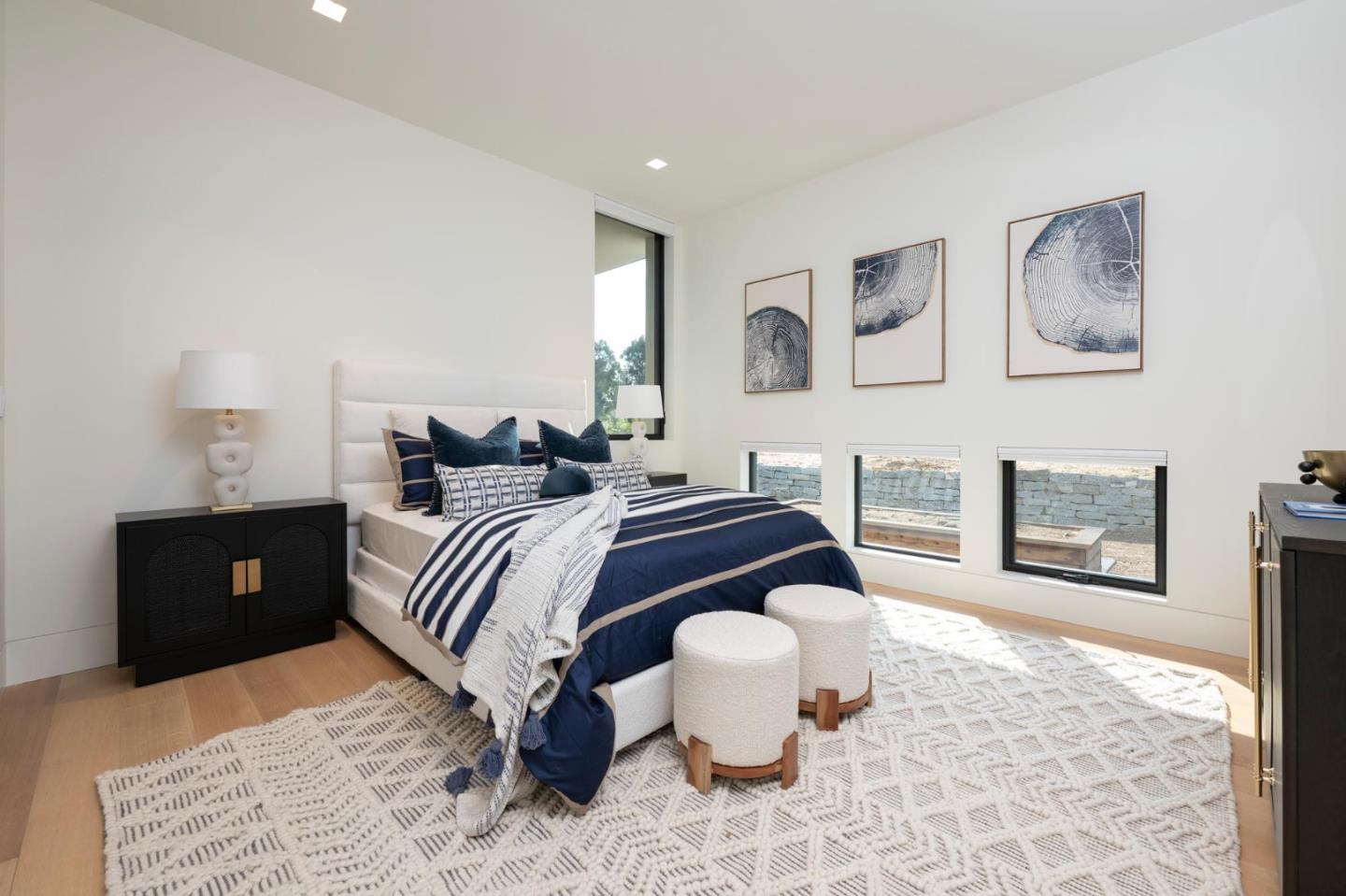 Detail Gallery Image 11 of 22 For 2240 Avy Ave, Menlo Park,  CA 94025 - 5 Beds | 4/1 Baths