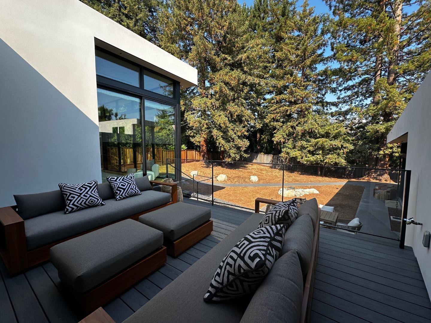 Detail Gallery Image 21 of 22 For 2240 Avy Ave, Menlo Park,  CA 94025 - 5 Beds | 4/1 Baths