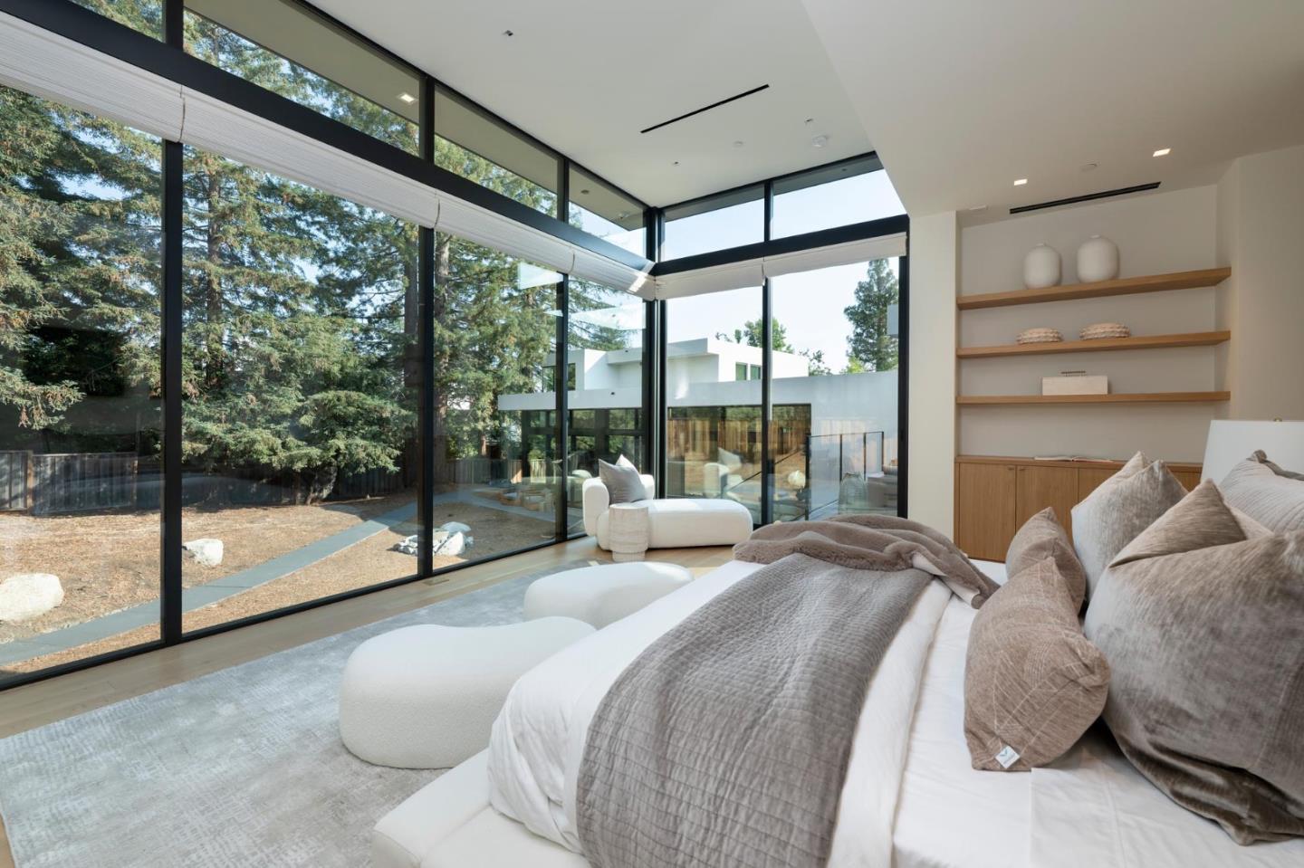 Detail Gallery Image 9 of 22 For 2240 Avy Ave, Menlo Park,  CA 94025 - 5 Beds | 4/1 Baths