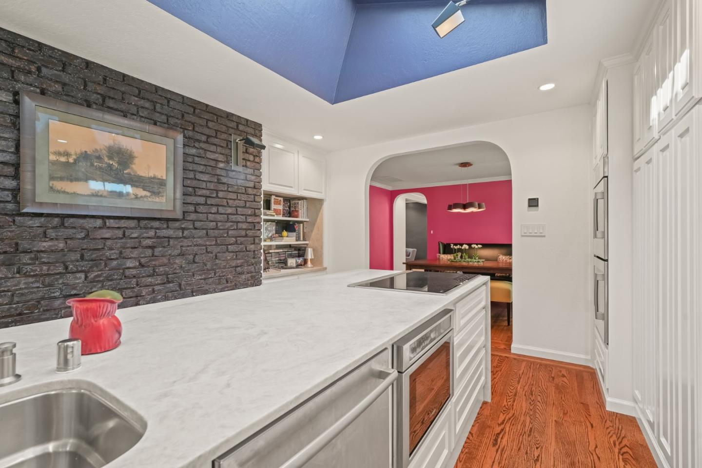 Detail Gallery Image 10 of 43 For 935 Monte Rosa Dr, Menlo Park,  CA 94025 - 3 Beds | 2/1 Baths
