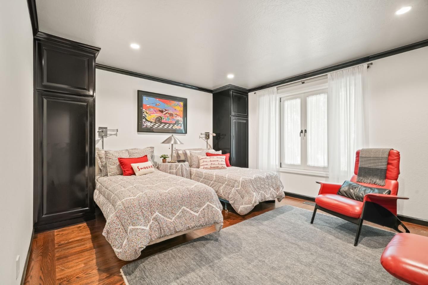 Detail Gallery Image 20 of 43 For 935 Monte Rosa Dr, Menlo Park,  CA 94025 - 3 Beds | 2/1 Baths