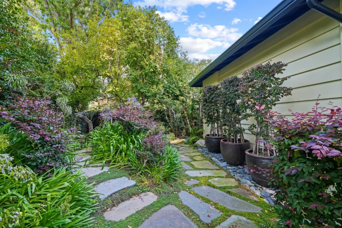Detail Gallery Image 41 of 43 For 935 Monte Rosa Dr, Menlo Park,  CA 94025 - 3 Beds | 2/1 Baths
