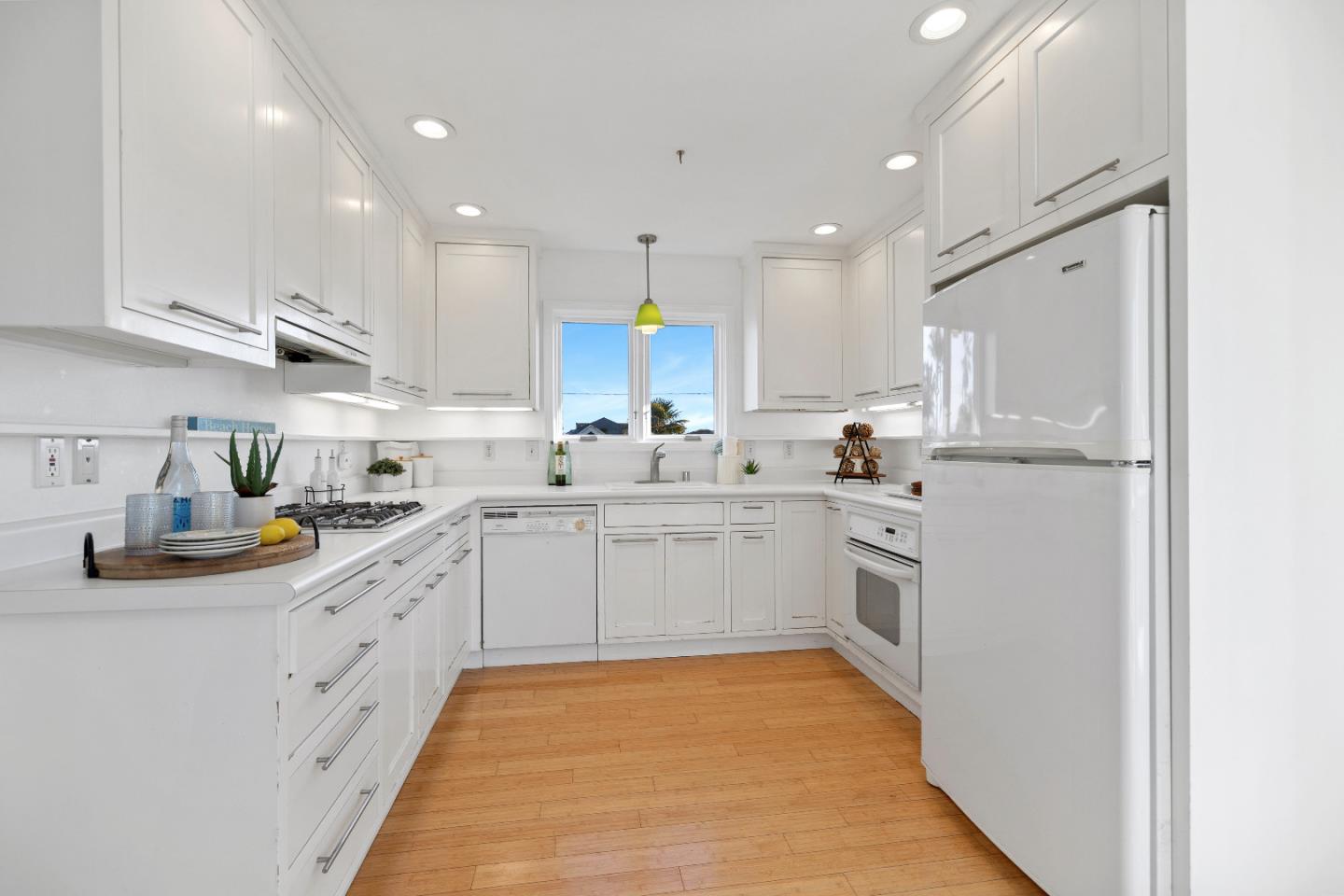 Detail Gallery Image 13 of 21 For 3614 Moana Way, Santa Cruz,  CA 95062 - 2 Beds | 1 Baths