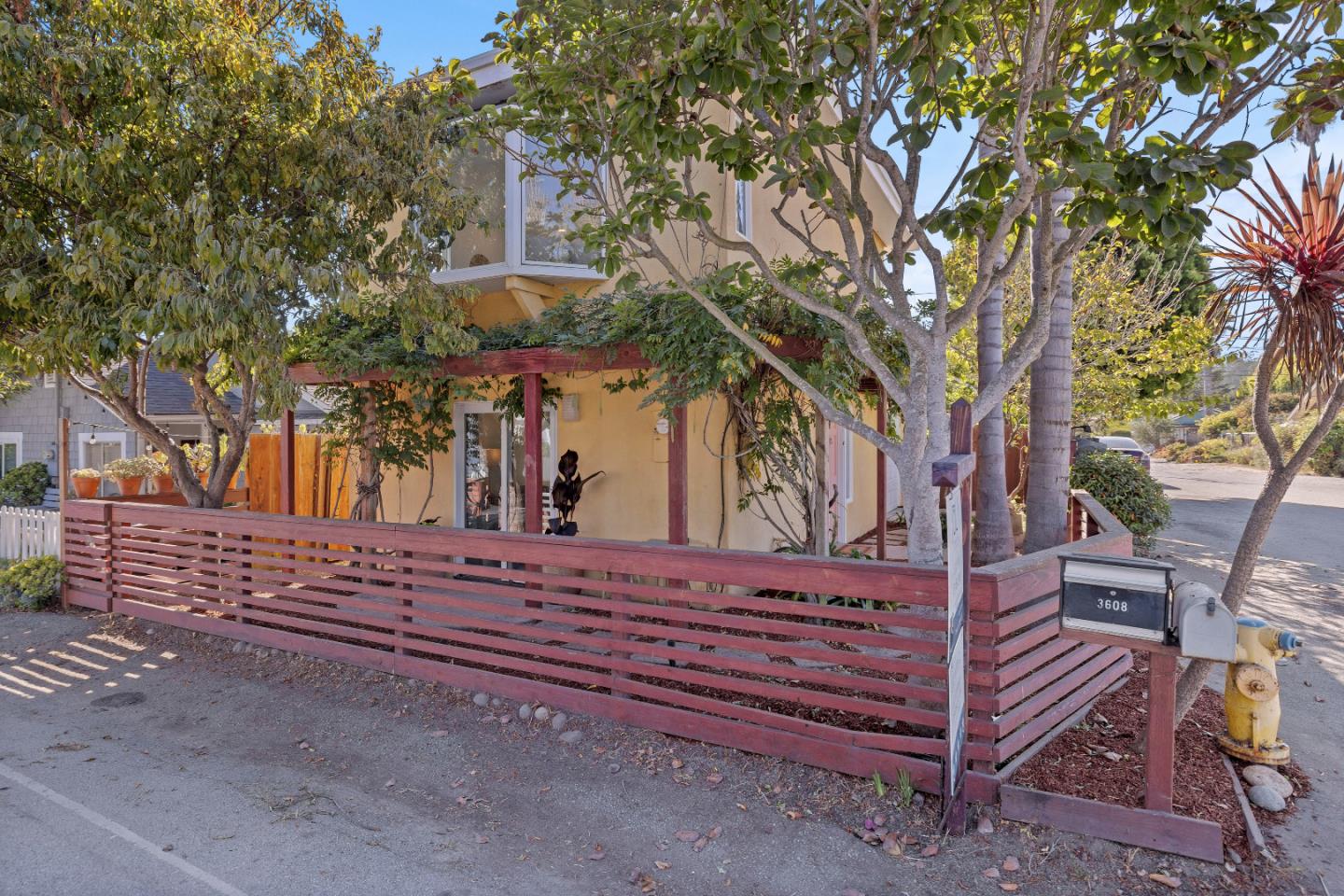 Detail Gallery Image 6 of 21 For 3614 Moana Way, Santa Cruz,  CA 95062 - 2 Beds | 1 Baths