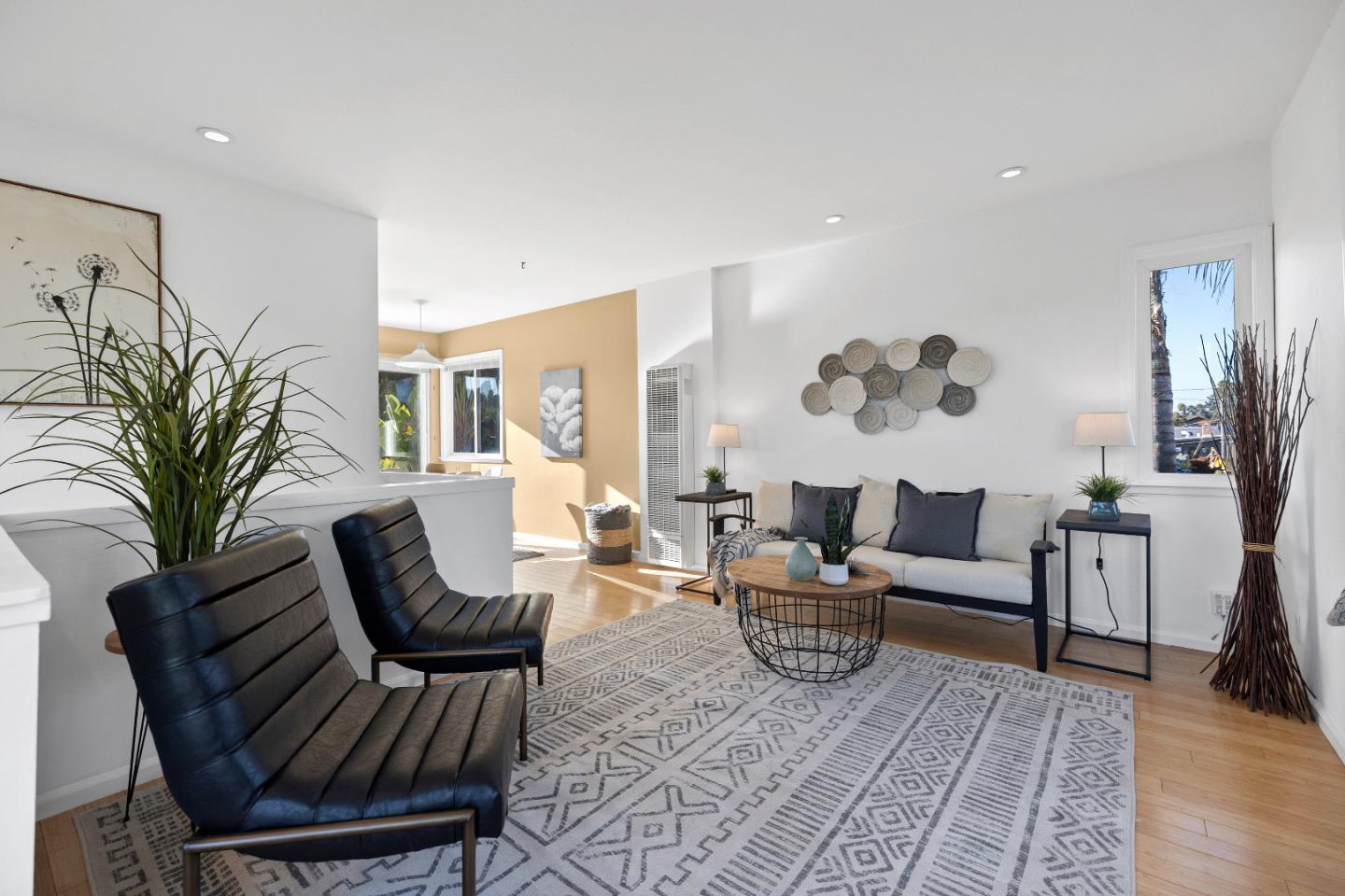 Detail Gallery Image 9 of 21 For 3614 Moana Way, Santa Cruz,  CA 95062 - 2 Beds | 1 Baths
