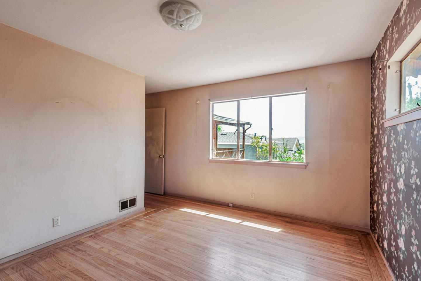 Detail Gallery Image 27 of 42 For 2224 Ensenada Way, San Mateo,  CA 94403 - 3 Beds | 2 Baths