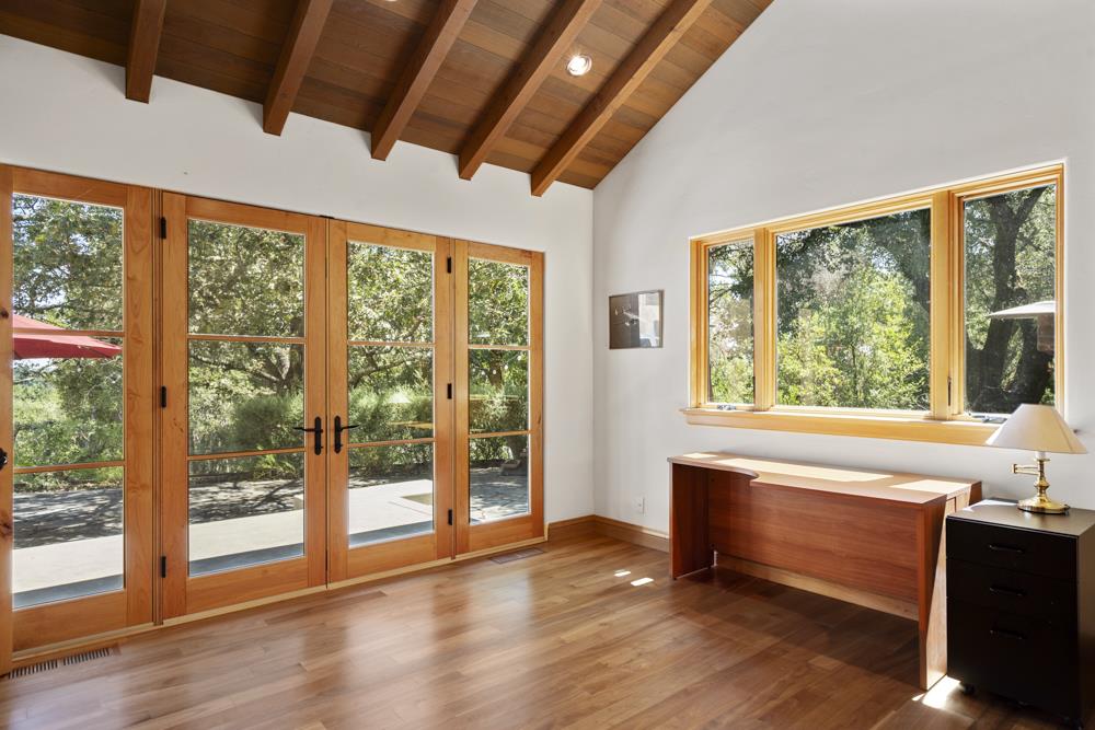 Detail Gallery Image 12 of 22 For 1439 Portola Rd, Woodside,  CA 94062 - 3 Beds | 3 Baths