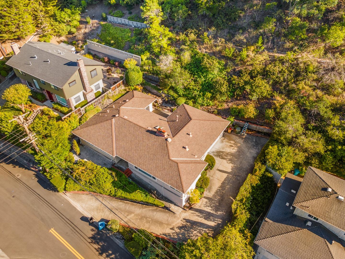 Detail Gallery Image 33 of 40 For 2726 El Prado Rd, Burlingame,  CA 94010 - 3 Beds | 2 Baths