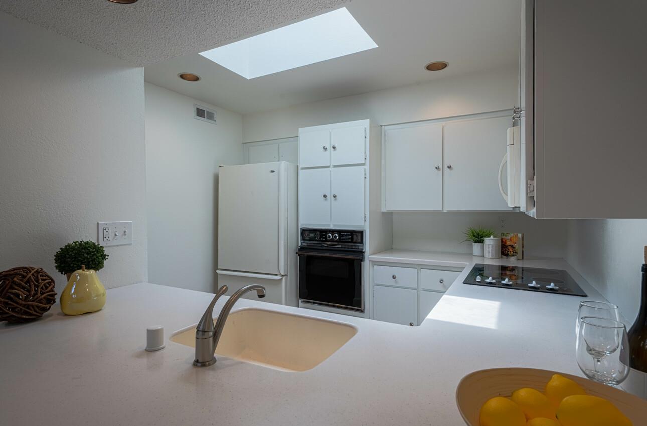 Detail Gallery Image 13 of 33 For 53 Montsalas Dr, Monterey,  CA 93940 - 2 Beds | 2 Baths