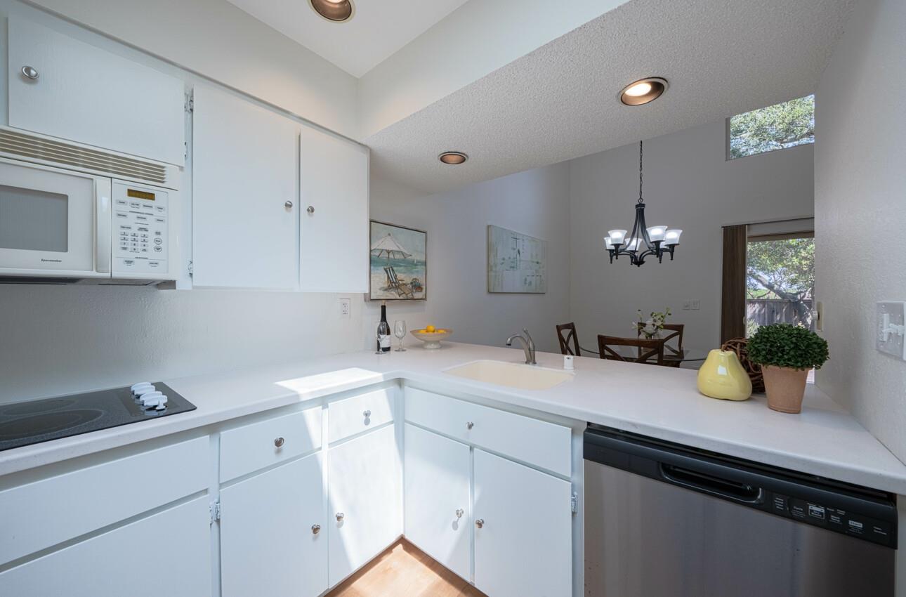 Detail Gallery Image 15 of 33 For 53 Montsalas Dr, Monterey,  CA 93940 - 2 Beds | 2 Baths