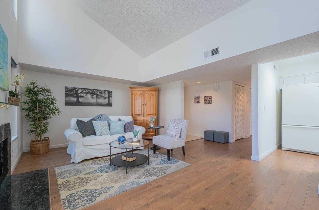 Detail Gallery Image 4 of 33 For 53 Montsalas Dr, Monterey,  CA 93940 - 2 Beds | 2 Baths