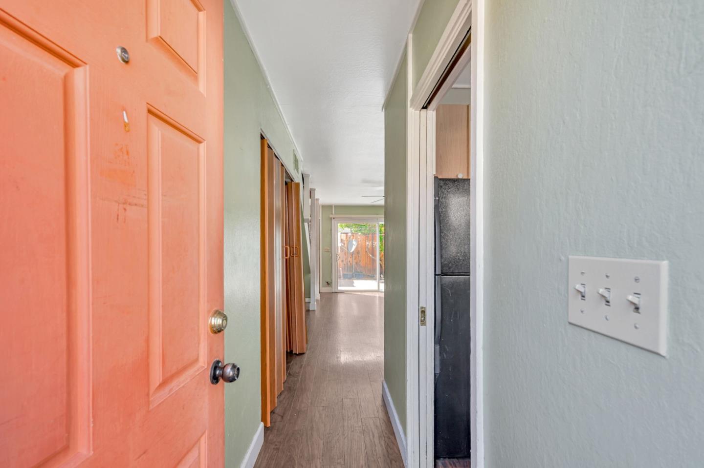Detail Gallery Image 3 of 28 For 27505 Tampa Ave #15,  Hayward,  CA 94544 - 2 Beds | 1/1 Baths