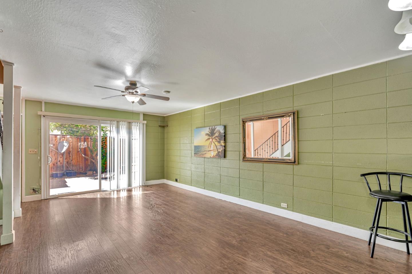 Detail Gallery Image 4 of 28 For 27505 Tampa Ave #15,  Hayward,  CA 94544 - 2 Beds | 1/1 Baths
