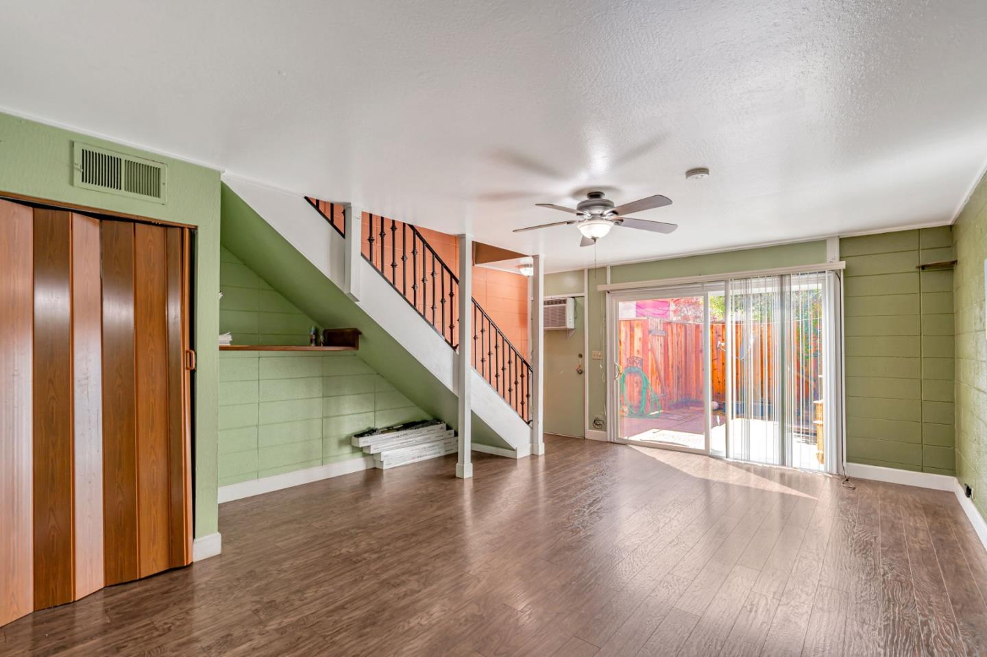 Detail Gallery Image 7 of 28 For 27505 Tampa Ave #15,  Hayward,  CA 94544 - 2 Beds | 1/1 Baths